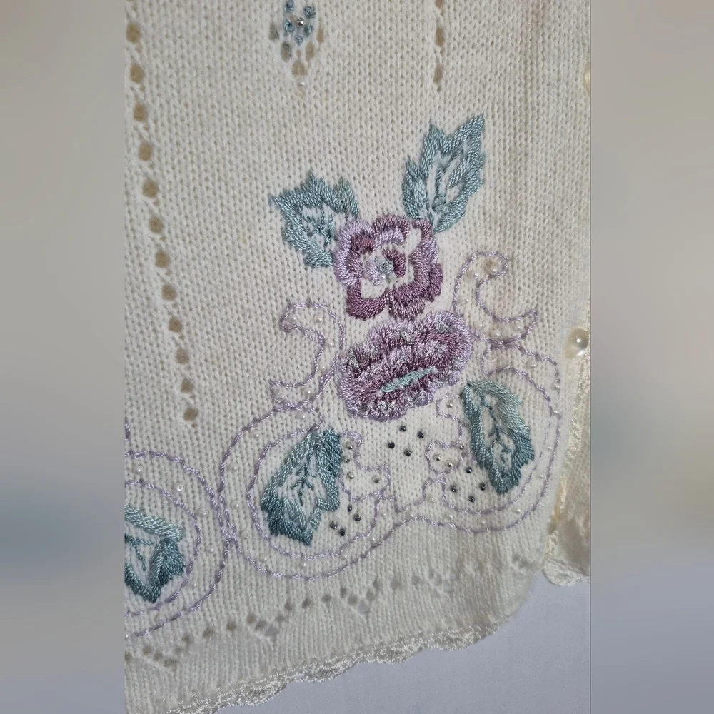 Koret Cream Embroidered Floral Knit Sweater Vest Size XL - Picture 2 of 13